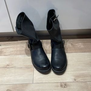 Frye. 8. Veronica Ankle boot. Black.